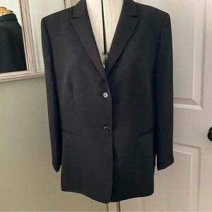 TAHARI ARTHUR S. LEVINE, BLACK PINSTRIPE BLAZER, SIZE: 18